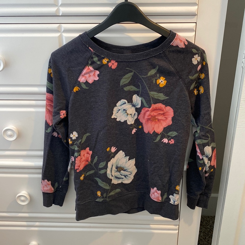 Old navy floral sweatshirt. Size XS/S.